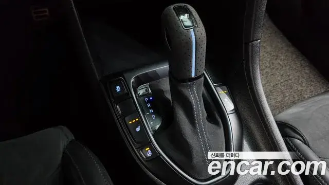 Hyundai Veloster 2020 — Фото 7/20