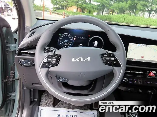 Kia Niro 2022 — Фото 7/20