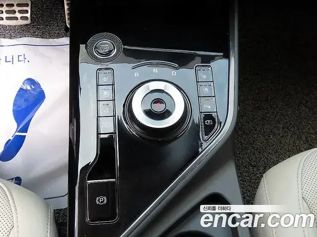 Kia Niro 2022 — Фото 12/20