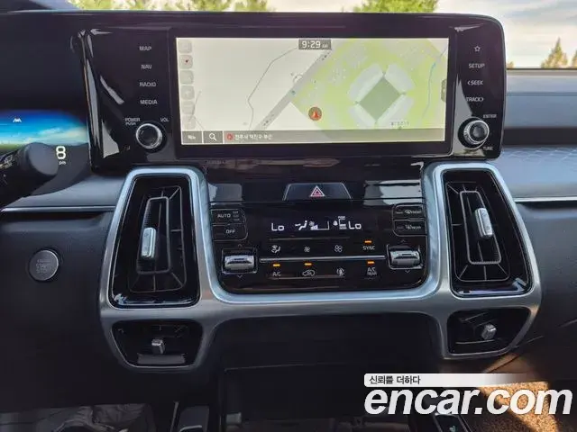 Kia Sorento 2021 — Фото 8/20