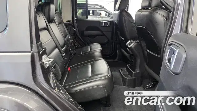 Jeep Wrangler 2020 — Фото 11/20