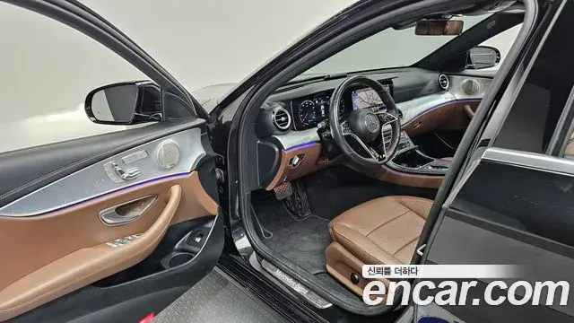 Mercedes-Benz E-Class 2021 — Фото 10/20