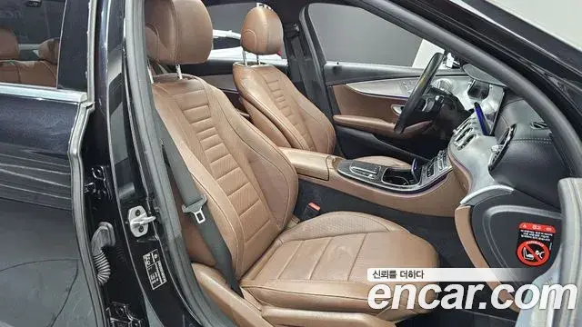 Mercedes-Benz E-Class 2021 — Фото 11/20