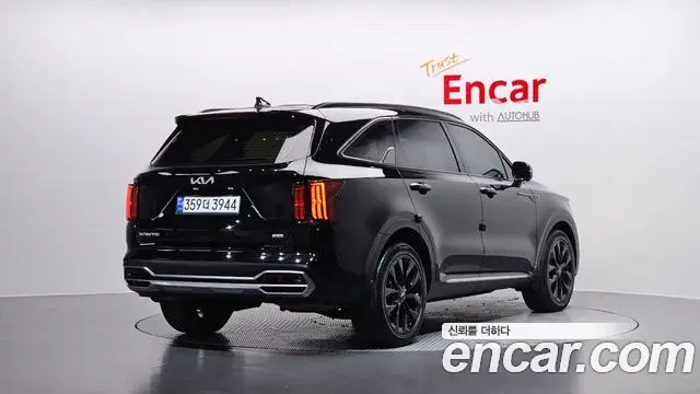 Kia Sorento 2023 — Фото 2/20