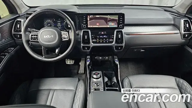 Kia Sorento 2023 — Фото 7/20