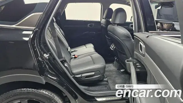 Kia Sorento 2023 — Фото 11/20