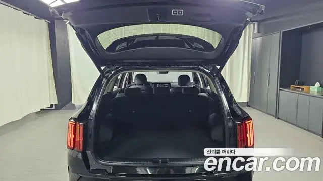 Kia Sorento 2023 — Фото 18/20