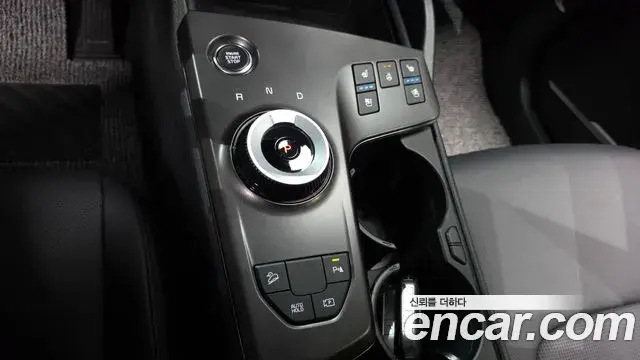 Kia Sportage 2025 — Şəkil 28/31