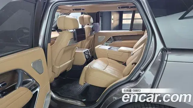 Land Rover Range Rover 2023 — Фото 11/20