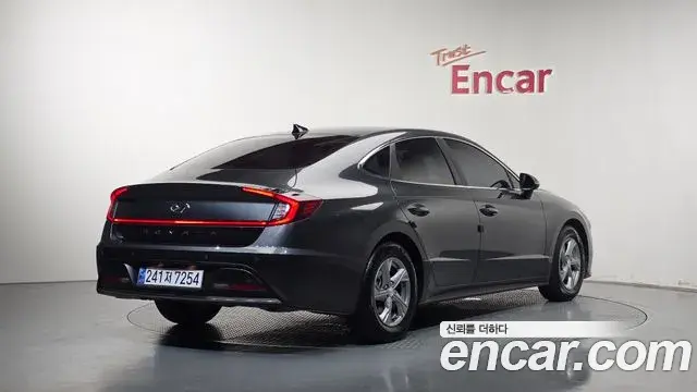 Hyundai Sonata 2022 — Фото 2/20