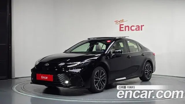 Toyota Camry 2026 — Photo 8/20