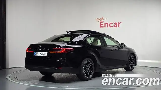 Toyota Camry 2026 — Photo 19/20