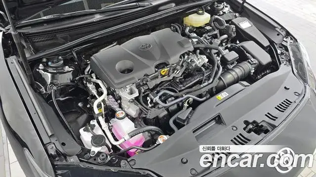 Toyota Camry 2026 — Photo 2/20