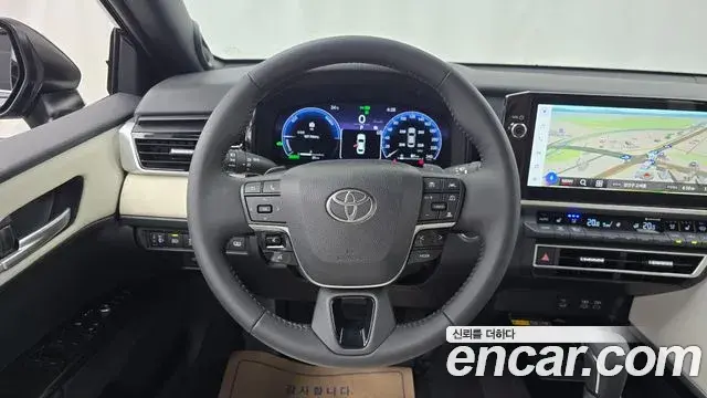 Toyota Camry 2026 — Photo 3/20
