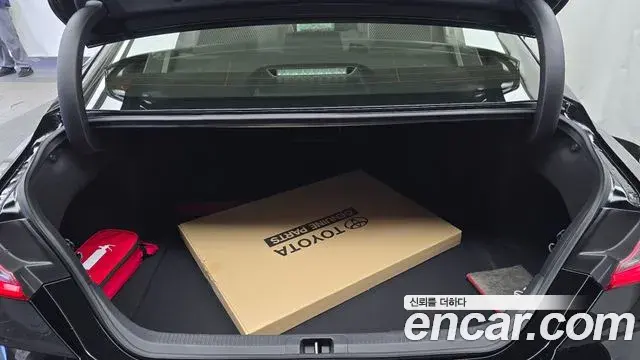 Toyota Camry 2026 — Photo 9/20