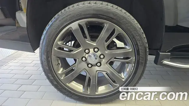 Cadillac Escalade 2019 — Photo 10/20