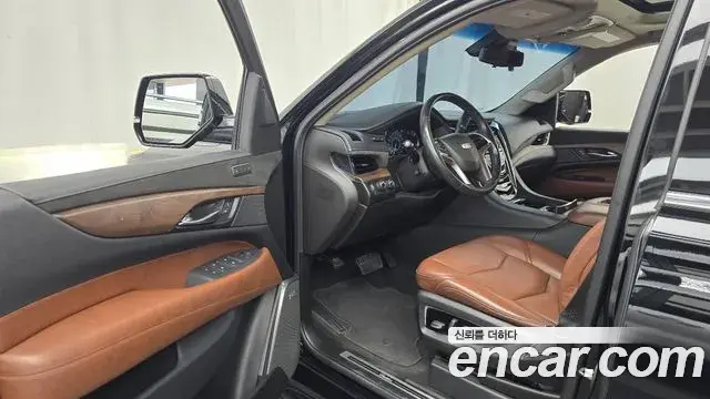 Cadillac Escalade 2019 — Photo 14/20