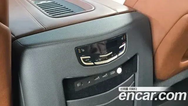 Cadillac Escalade 2019 — Photo 8/20