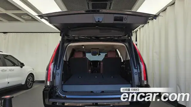 Cadillac Escalade 2019 — Photo 16/20