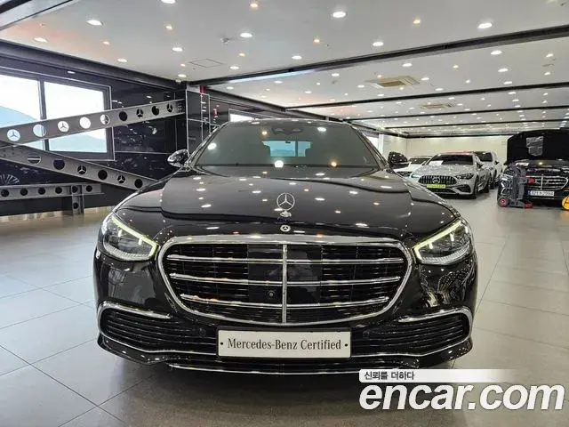 Mercedes-Benz S-Class 2023 — Фото 2/17
