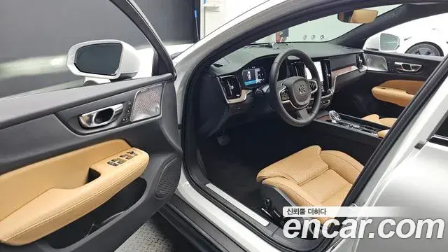 Volvo V60 Cross Country 2025 — Фото 10/20
