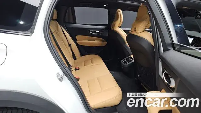 Volvo V60 Cross Country 2025 — Фото 11/20
