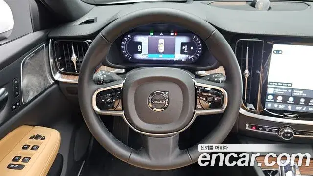 Volvo V60 Cross Country 2025 — Фото 12/20