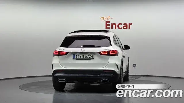 Mercedes-Benz GLA-Class 2020 — Фото 4/20