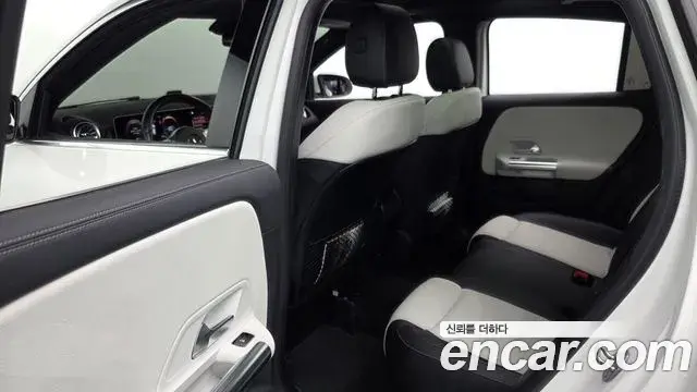 Mercedes-Benz GLA-Class 2020 — Фото 12/20