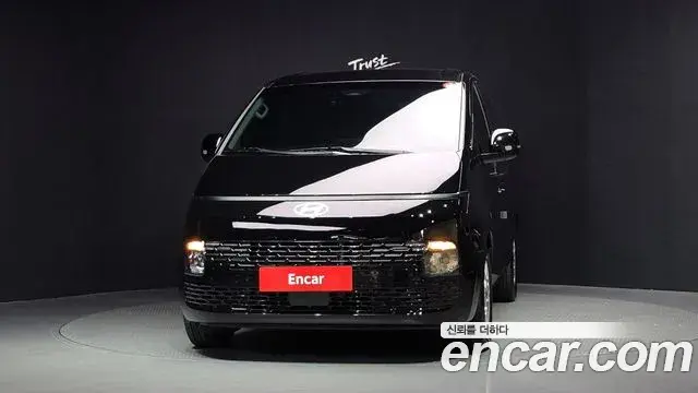 Hyundai Staria 2025 — Photo 8/30