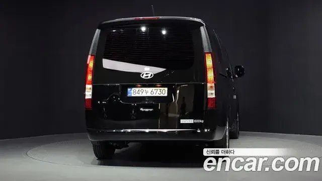 Hyundai Staria 2025 — Photo 4/30