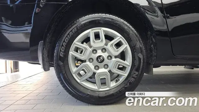 Hyundai Staria 2025 — Photo 17/30