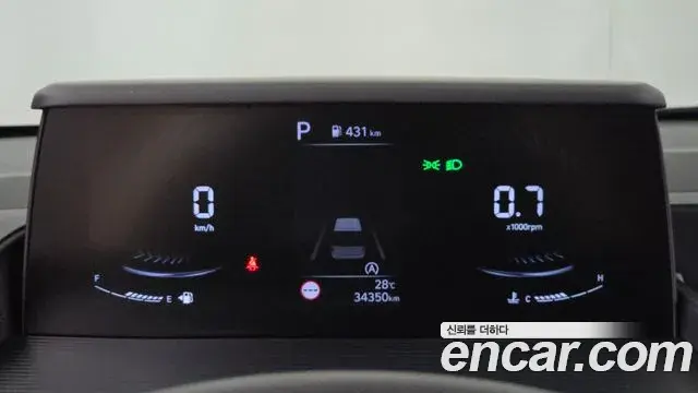 Hyundai Staria 2025 — Photo 12/30