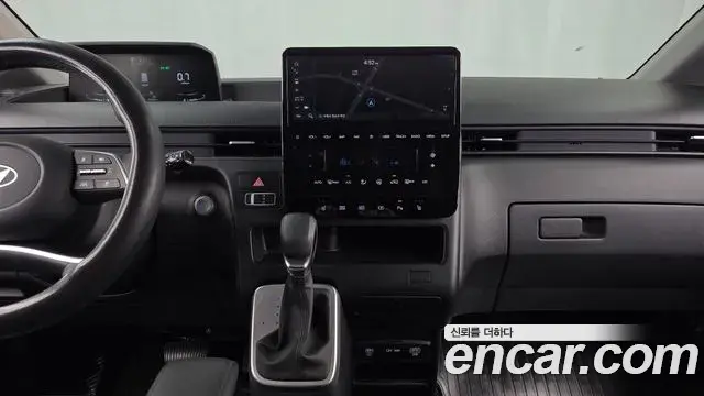 Hyundai Staria 2025 — Photo 26/30