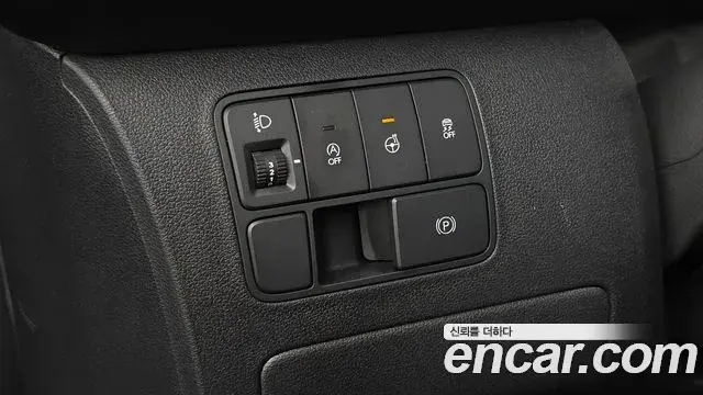 Hyundai Staria 2025 — Photo 22/30