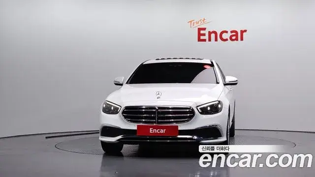 Mercedes-Benz E-Class 2021 — Фото 3/20