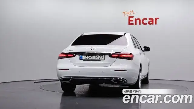 Mercedes-Benz E-Class 2021 — Фото 4/20