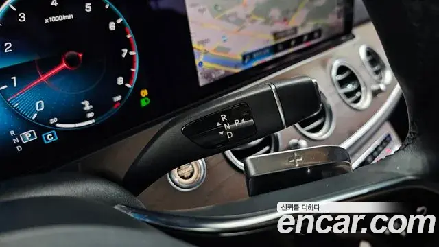 Mercedes-Benz E-Class 2021 — Фото 9/20
