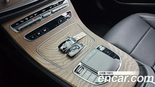 Mercedes-Benz E-Class 2021 — Фото 18/20