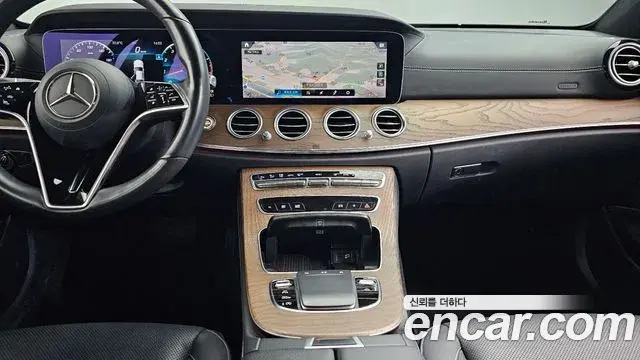 Mercedes-Benz E-Class 2021 — Фото 20/20