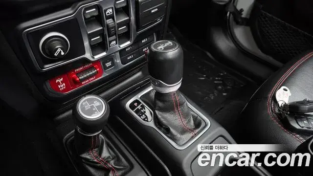 Jeep Wrangler 2020 — Фото 8/20