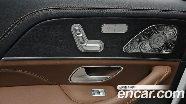 Mercedes-Benz GLE-Class 2023 — Фото 19/20