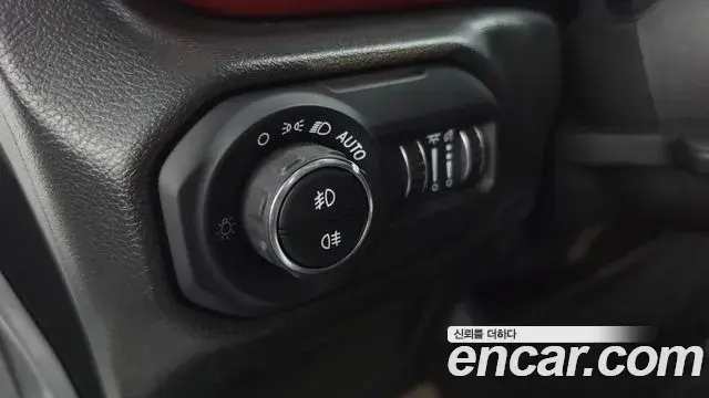 Jeep Wrangler 2022 — Фото 17/20