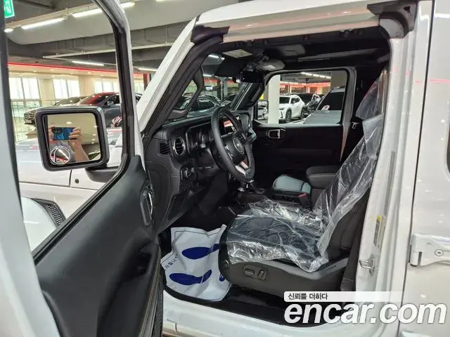 Jeep Wrangler 2025 — Фото 6/18