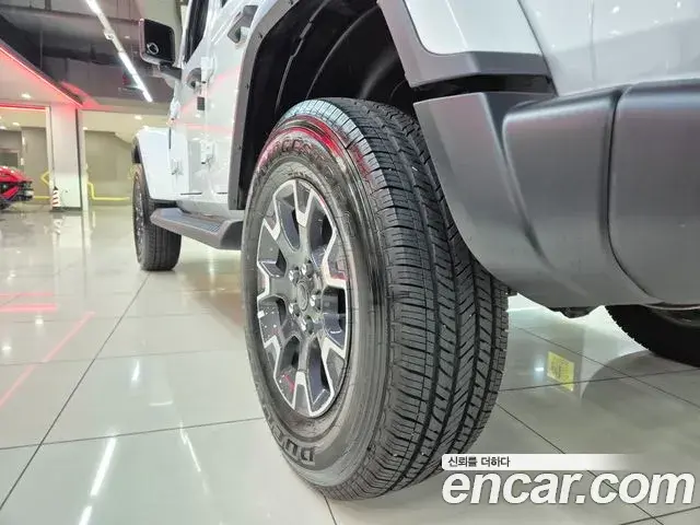 Jeep Wrangler 2025 — Фото 18/18