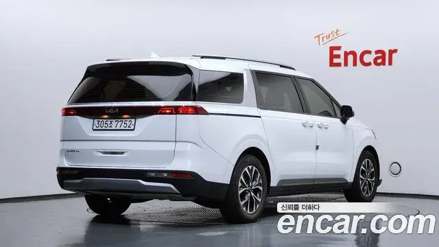 Kia Carnival 2023 — Şəkil 13/20