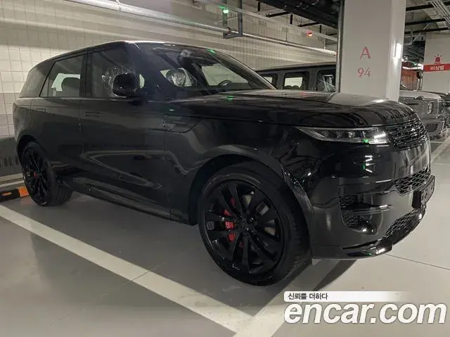 Land Rover Range Rover Sport 2026 — Фото 1/11