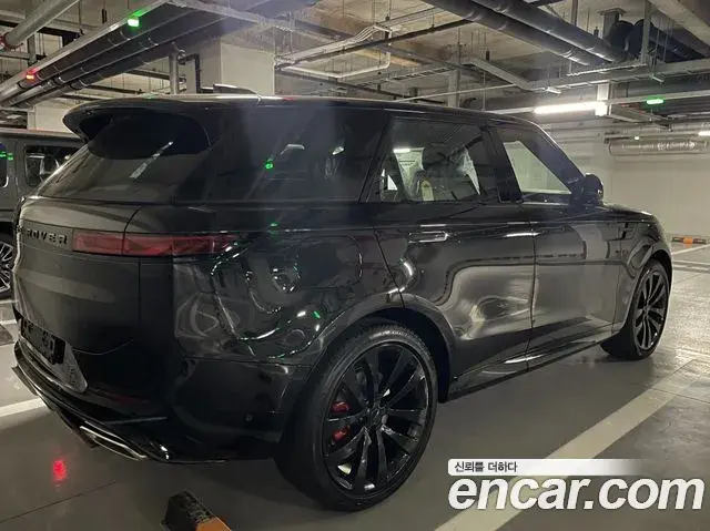 Land Rover Range Rover Sport 2026 — Фото 3/11