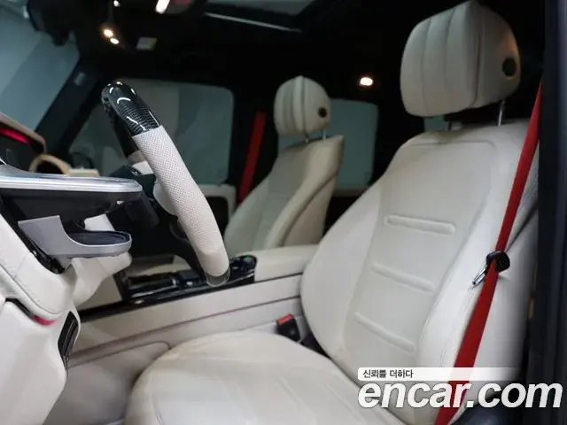 Mercedes-Benz G-Class 2023 — Photo 18/20