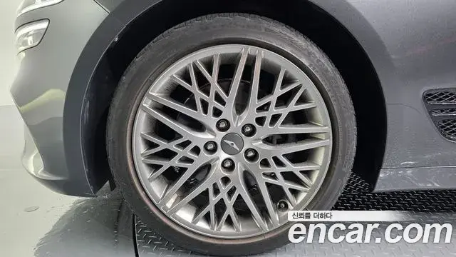 Genesis G70 2021 — ფოტო 11/33